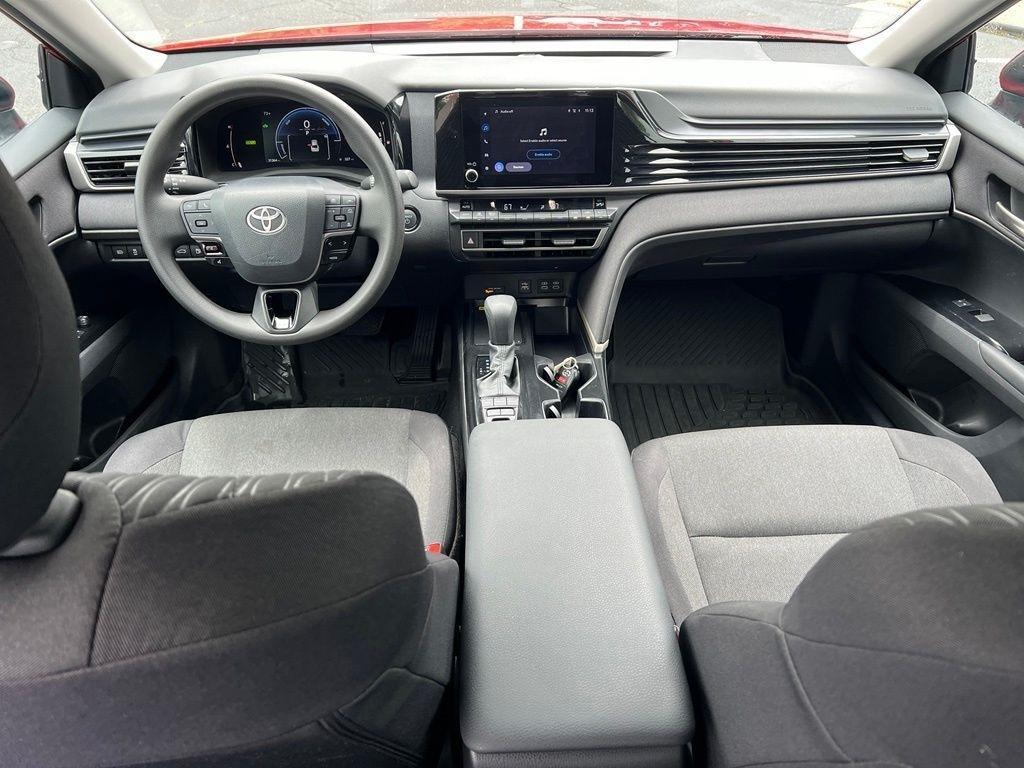 Toyota Camry Hybrid LE 2025