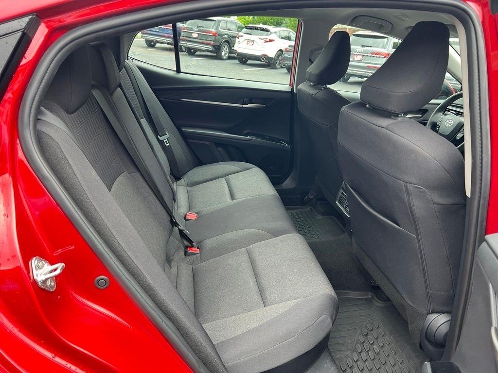 Toyota Camry Hybrid LE 2025