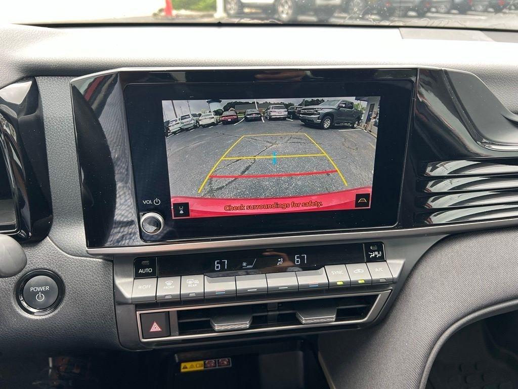 Toyota Camry Hybrid LE 2025