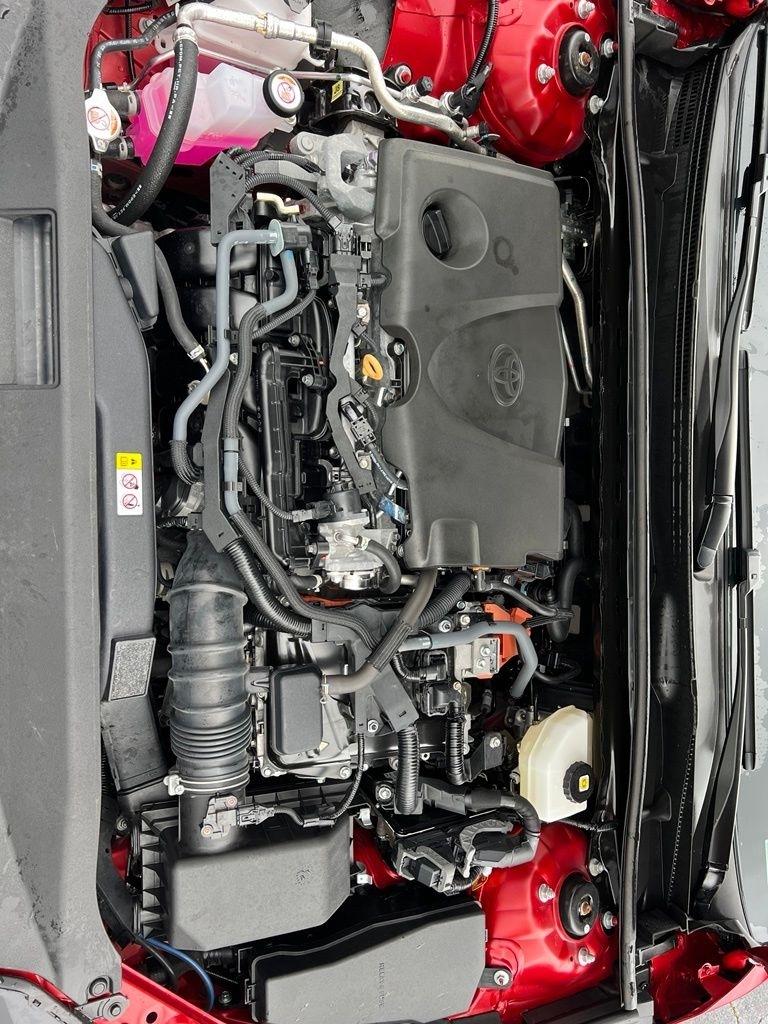 Toyota Camry Hybrid LE 2025