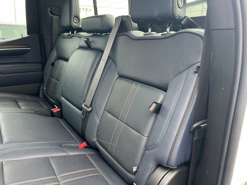 Chevrolet Silverado 1500 High Country Crew Cab 4WD 2022