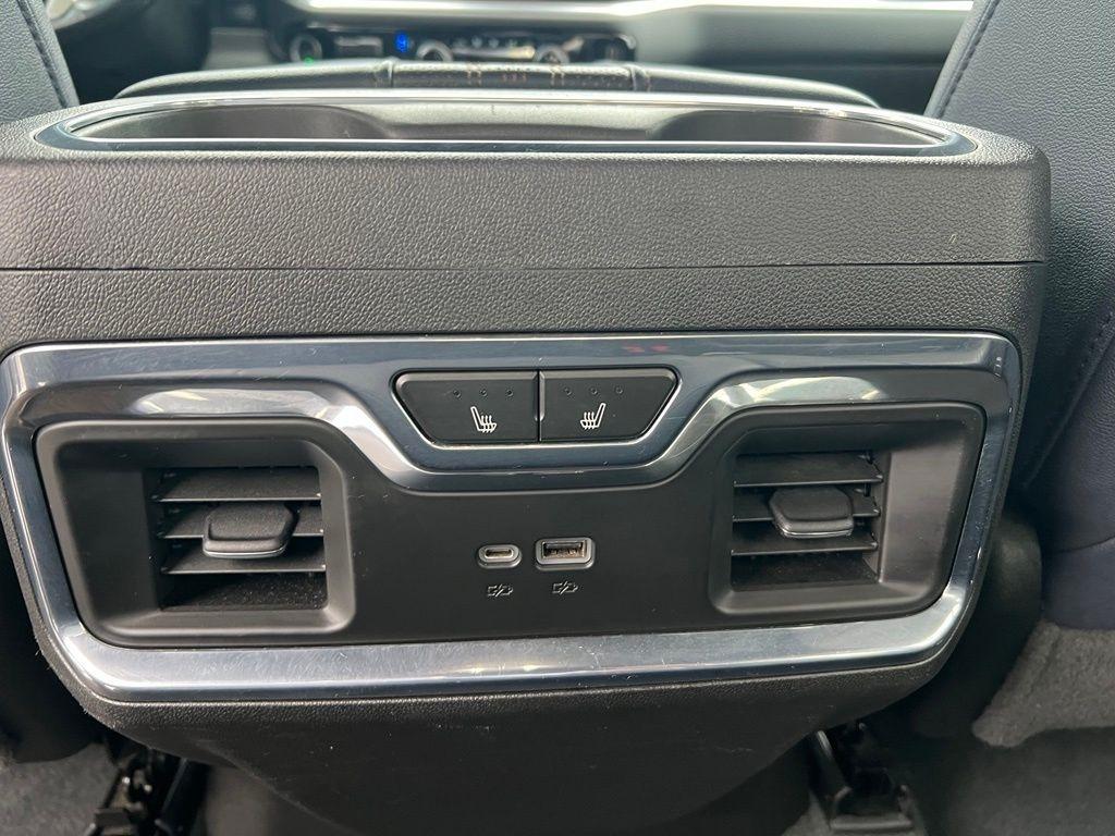 Chevrolet Silverado 1500 High Country Crew Cab 4WD 2022