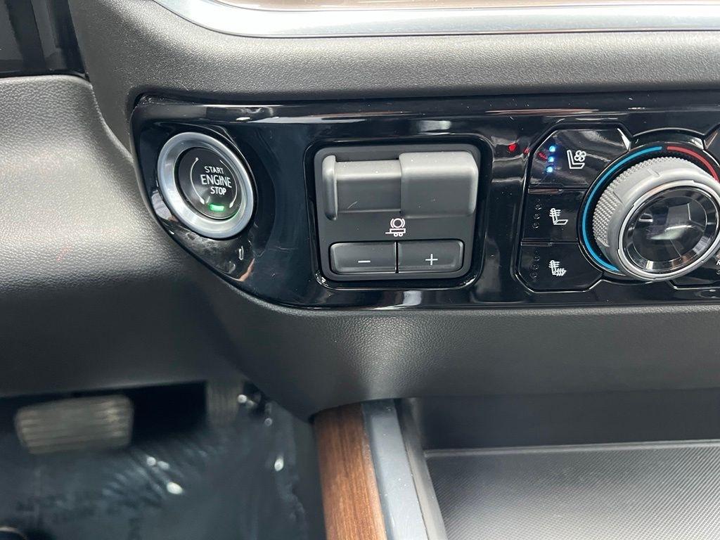 Chevrolet Silverado 1500 High Country Crew Cab 4WD 2022