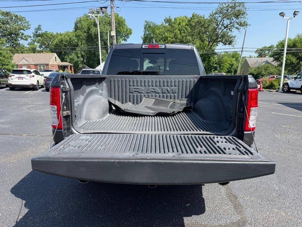 RAM 1500 Big Horn Crew Cab SWB 4WD 2020