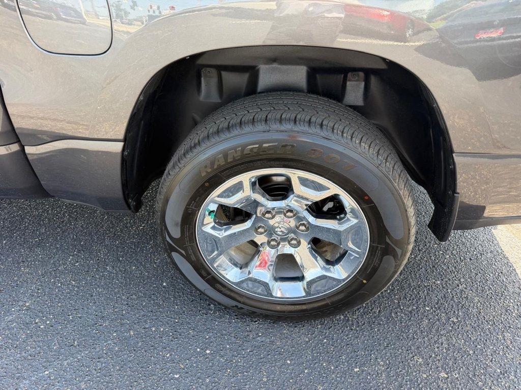 RAM 1500 Big Horn Crew Cab SWB 4WD 2020