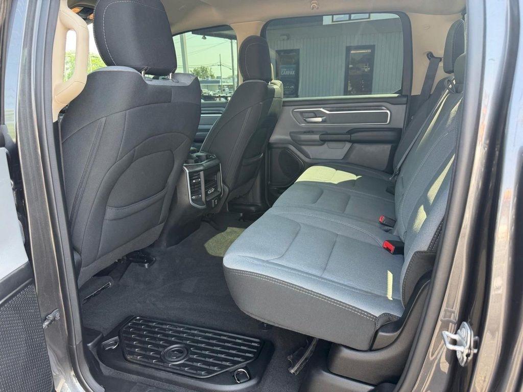 RAM 1500 Big Horn Crew Cab SWB 4WD 2020