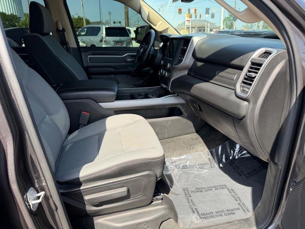 RAM 1500 Big Horn Crew Cab SWB 4WD 2020
