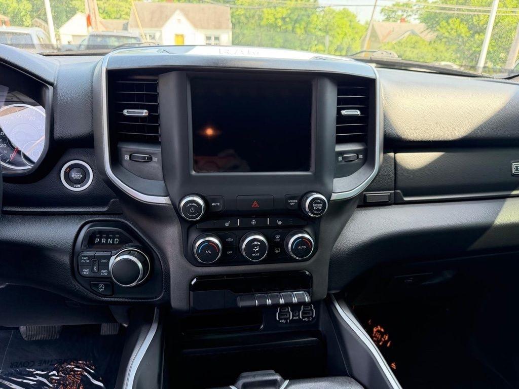 RAM 1500 Big Horn Crew Cab SWB 4WD 2020