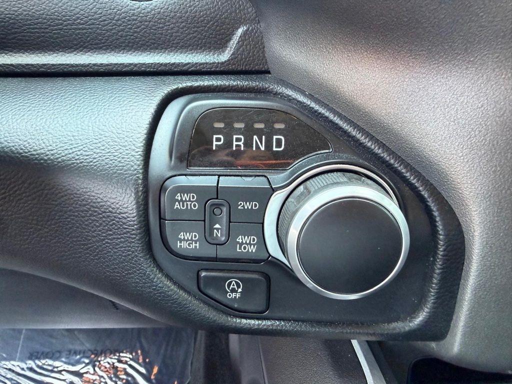 RAM 1500 Big Horn Crew Cab SWB 4WD 2020