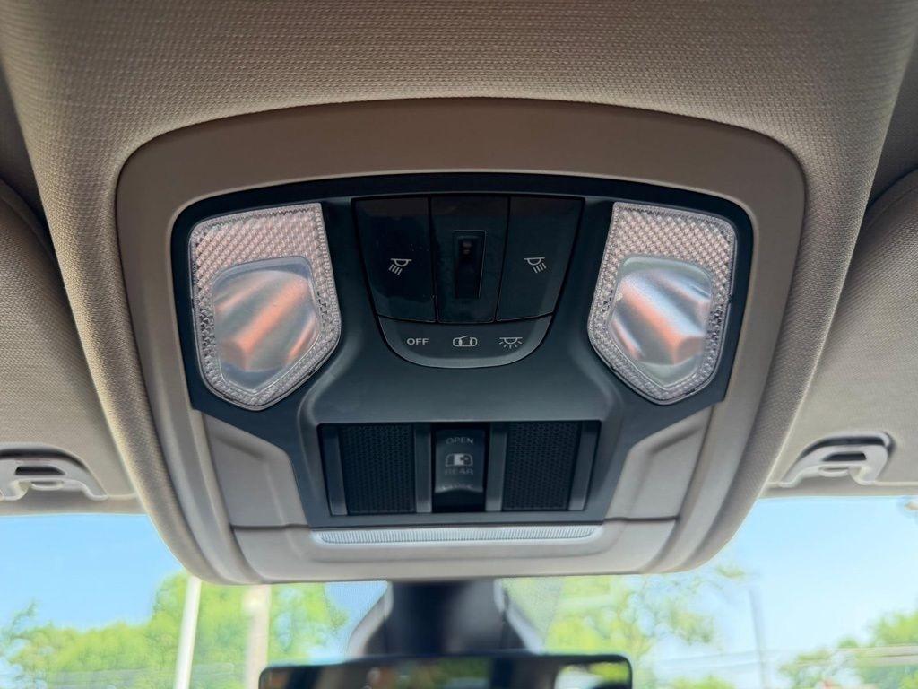 RAM 1500 Big Horn Crew Cab SWB 4WD 2020