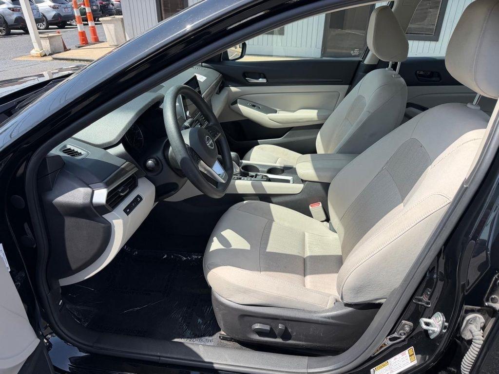 Nissan Altima 2.5 SV 2025
