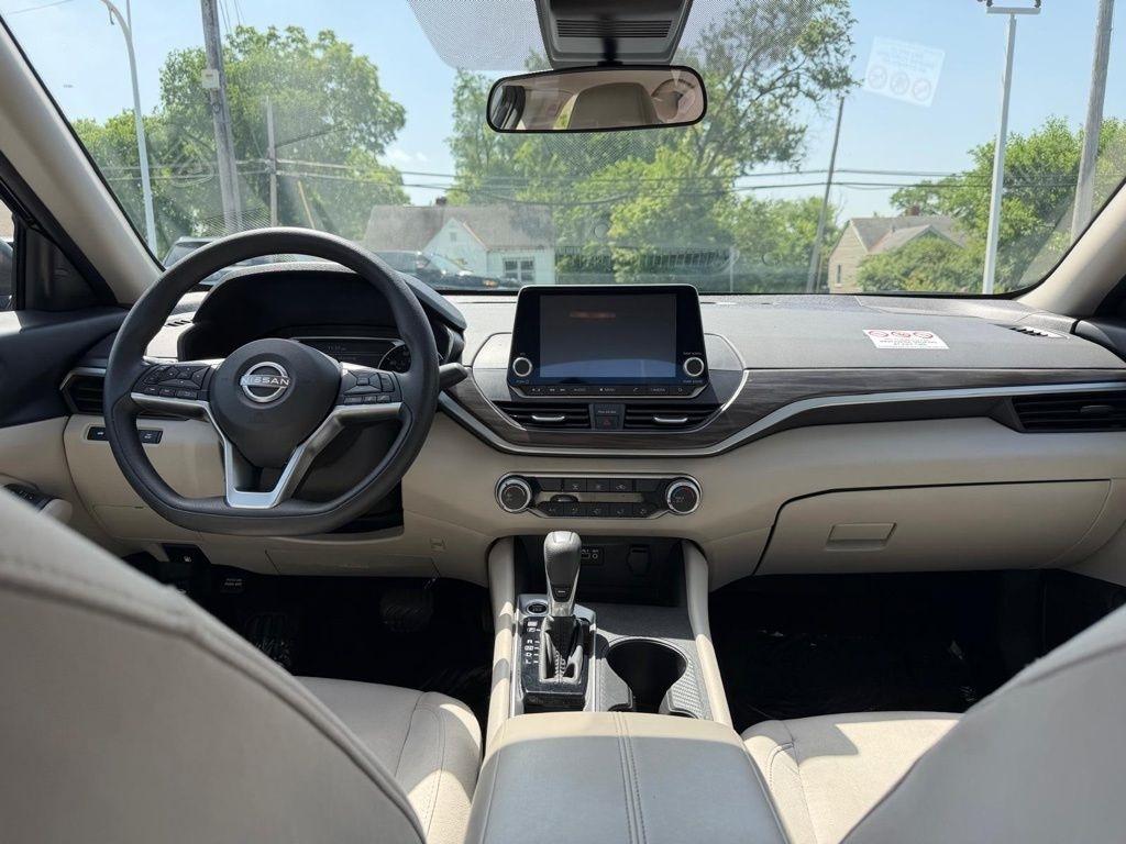 Nissan Altima 2.5 SV 2025