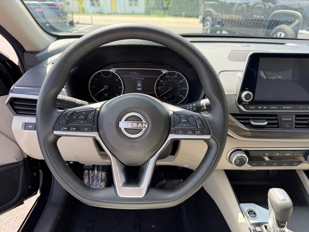 Nissan Altima 2.5 SV 2025