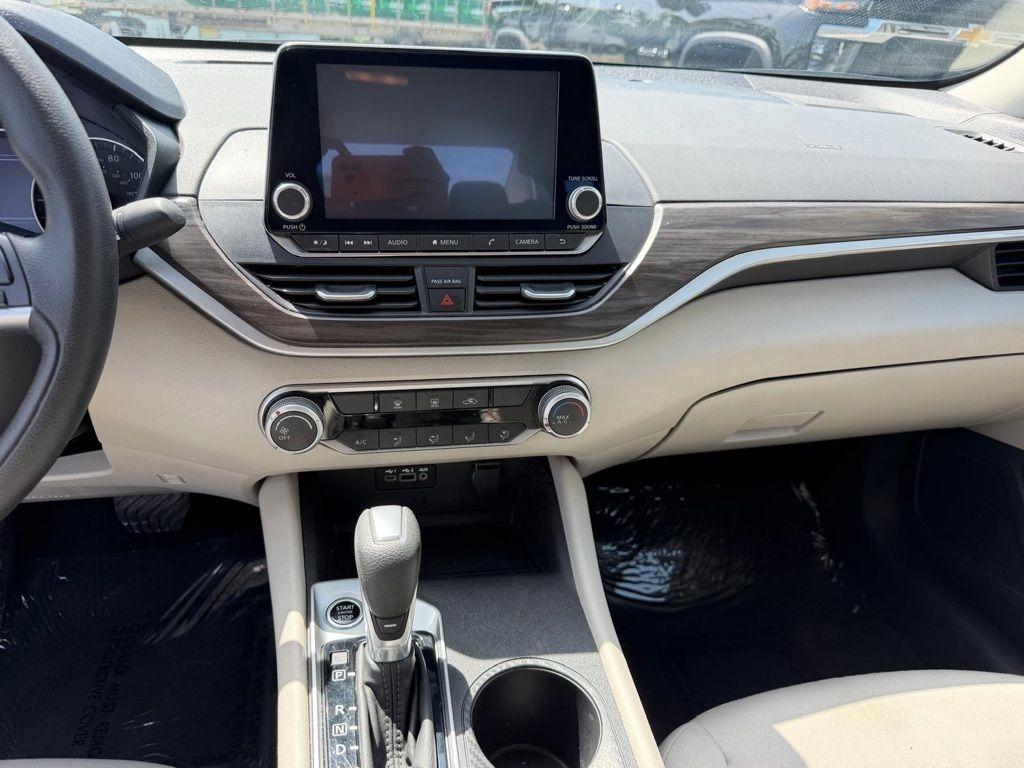 Nissan Altima 2.5 SV 2025