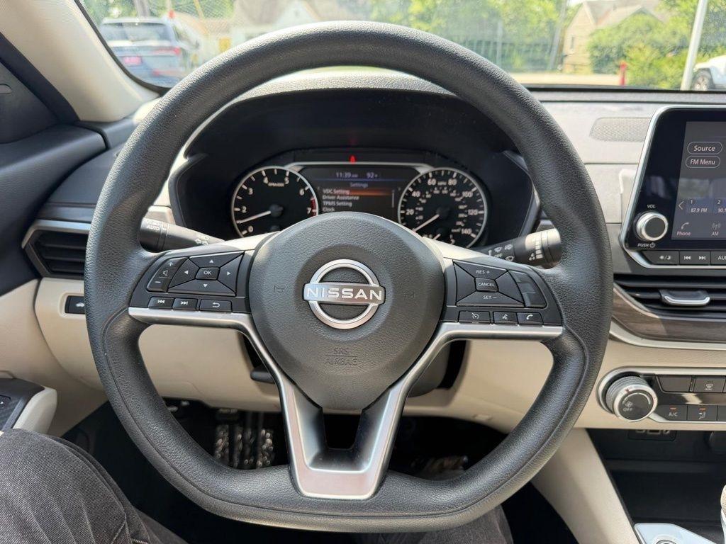 Nissan Altima 2.5 SV 2025