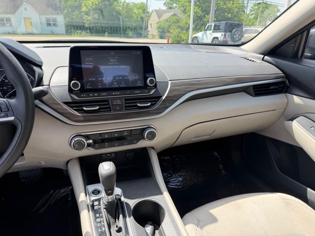 Nissan Altima 2.5 SV 2025