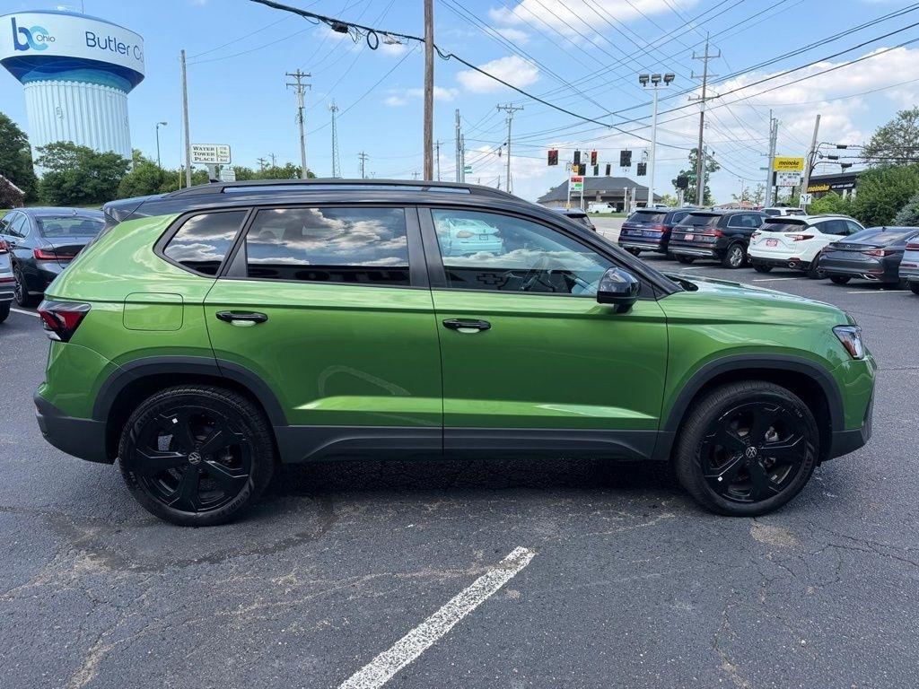 Volkswagen Taos SE 4Motion Black 2025