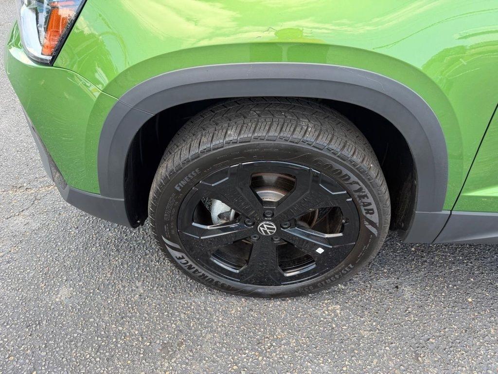 Volkswagen Taos SE 4Motion Black 2025