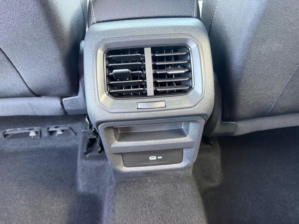 Volkswagen Taos SE 4Motion Black 2025
