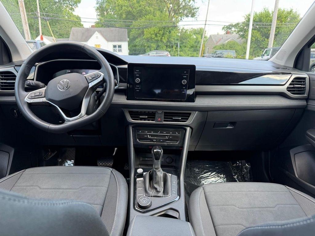 Volkswagen Taos SE 4Motion Black 2025