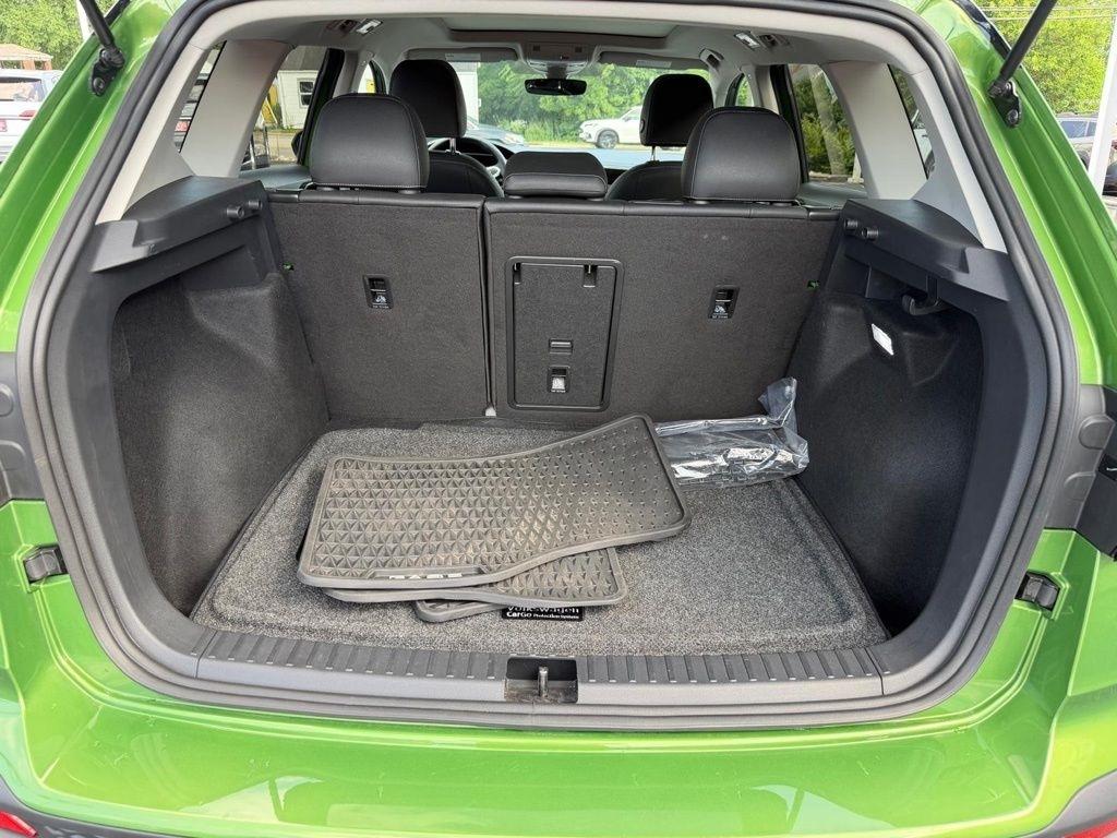 Volkswagen Taos SE 4Motion Black 2025