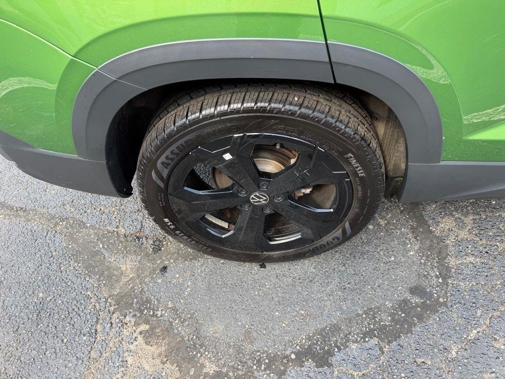 Volkswagen Taos SE 4Motion Black 2025