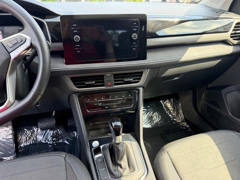 Volkswagen Taos SE 4Motion Black 2025
