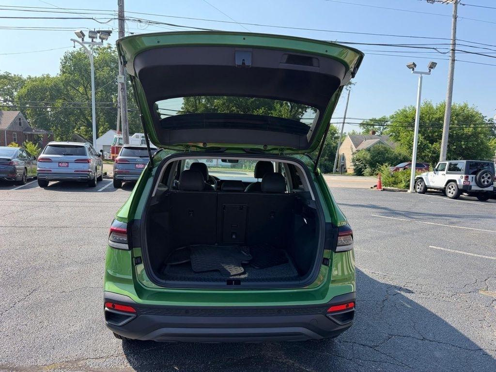 Volkswagen Taos SE 4Motion Black 2025