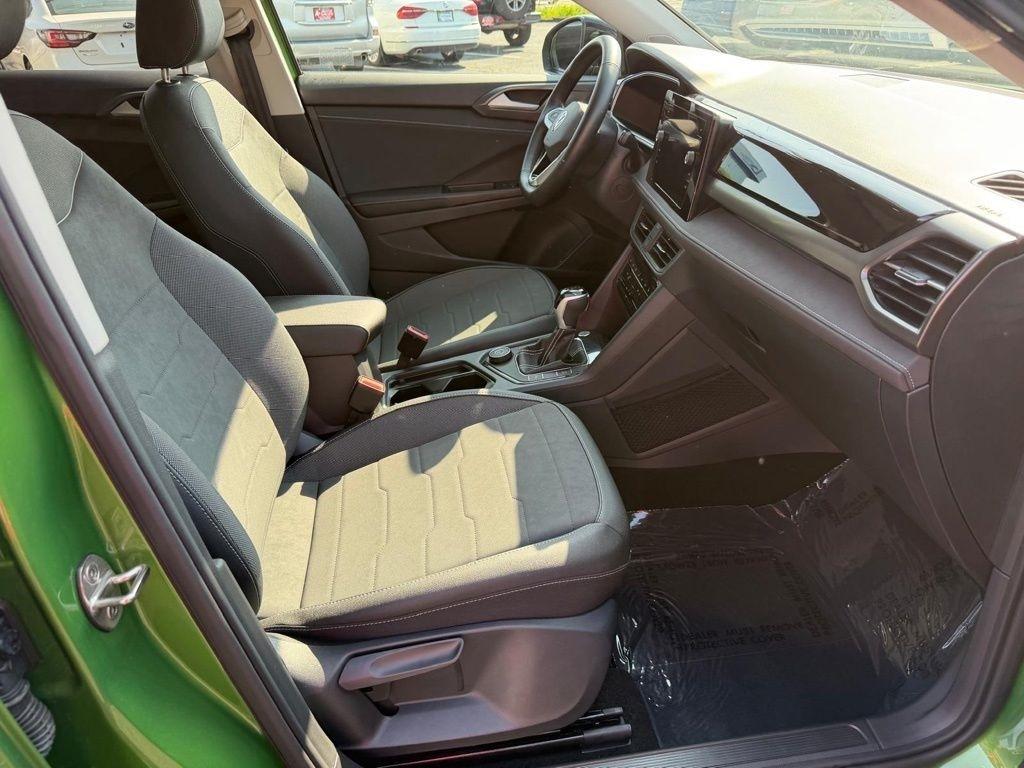 Volkswagen Taos SE 4Motion Black 2025