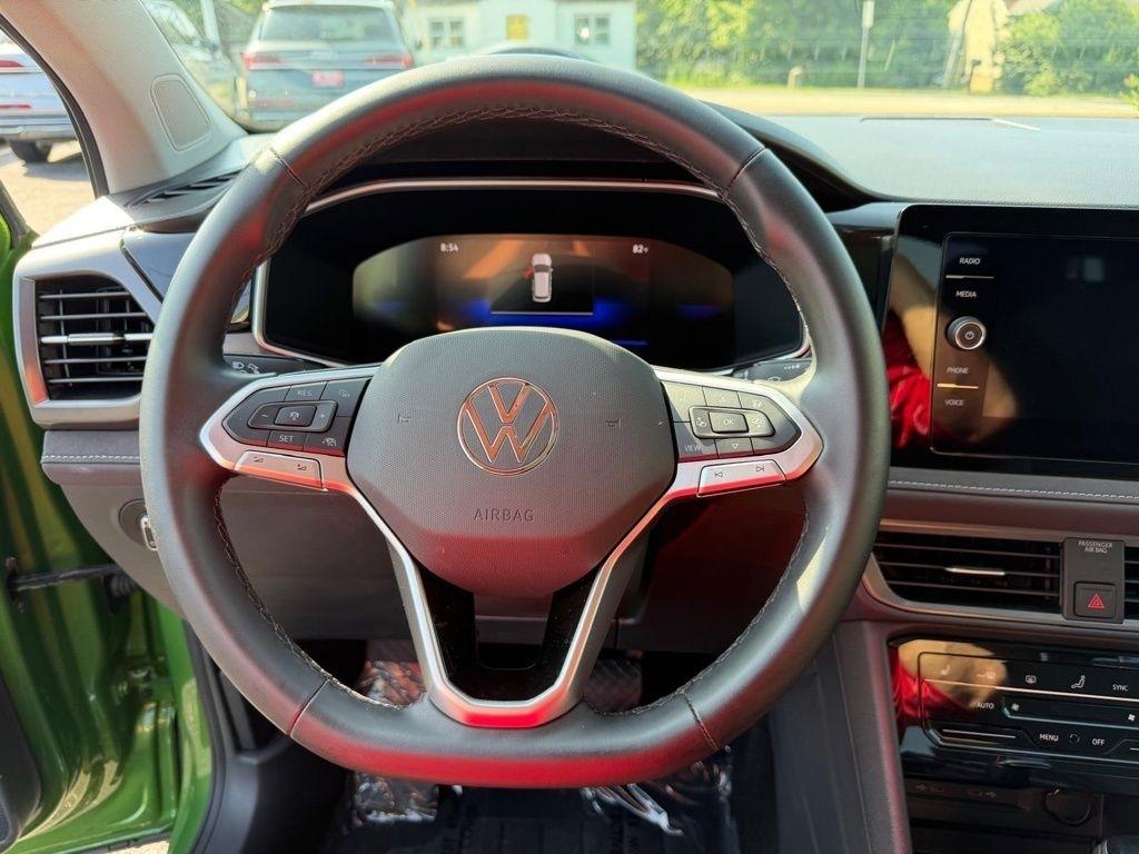Volkswagen Taos SE 4Motion Black 2025