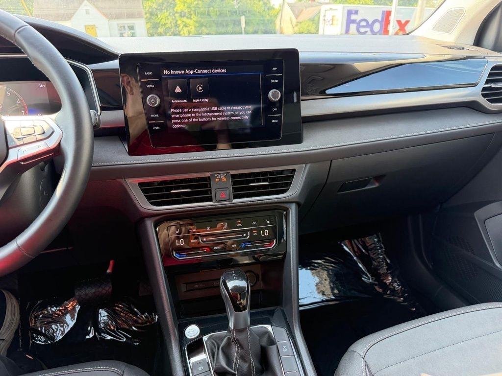 Volkswagen Taos SE 4Motion Black 2025