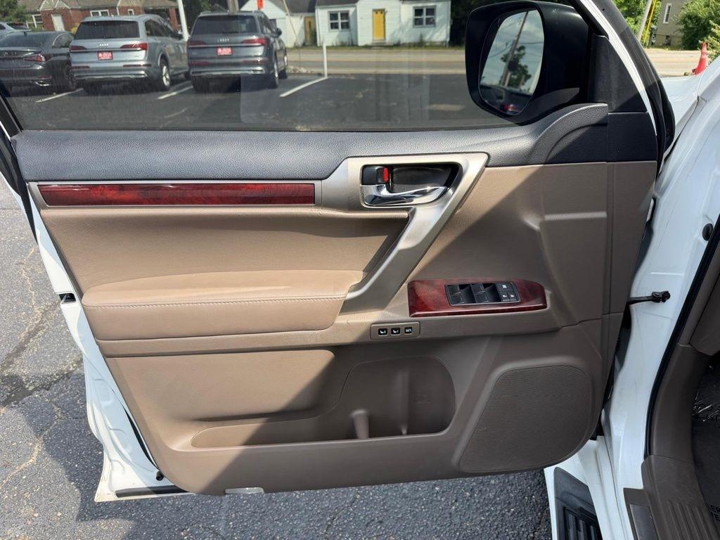 Lexus GX 460 Sport Utility 2011
