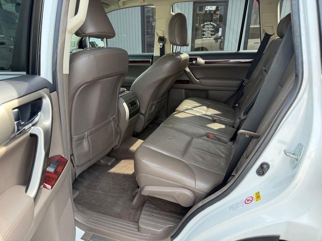 Lexus GX 460 Sport Utility 2011