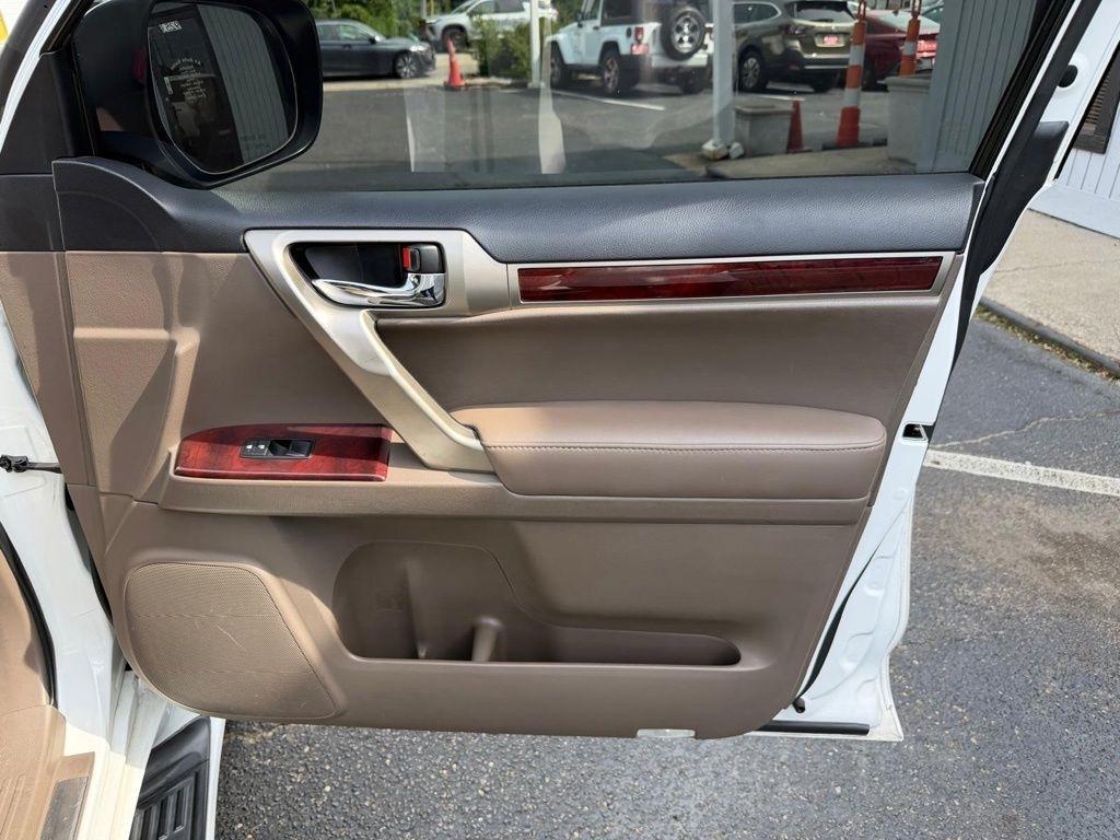 Lexus GX 460 Sport Utility 2011