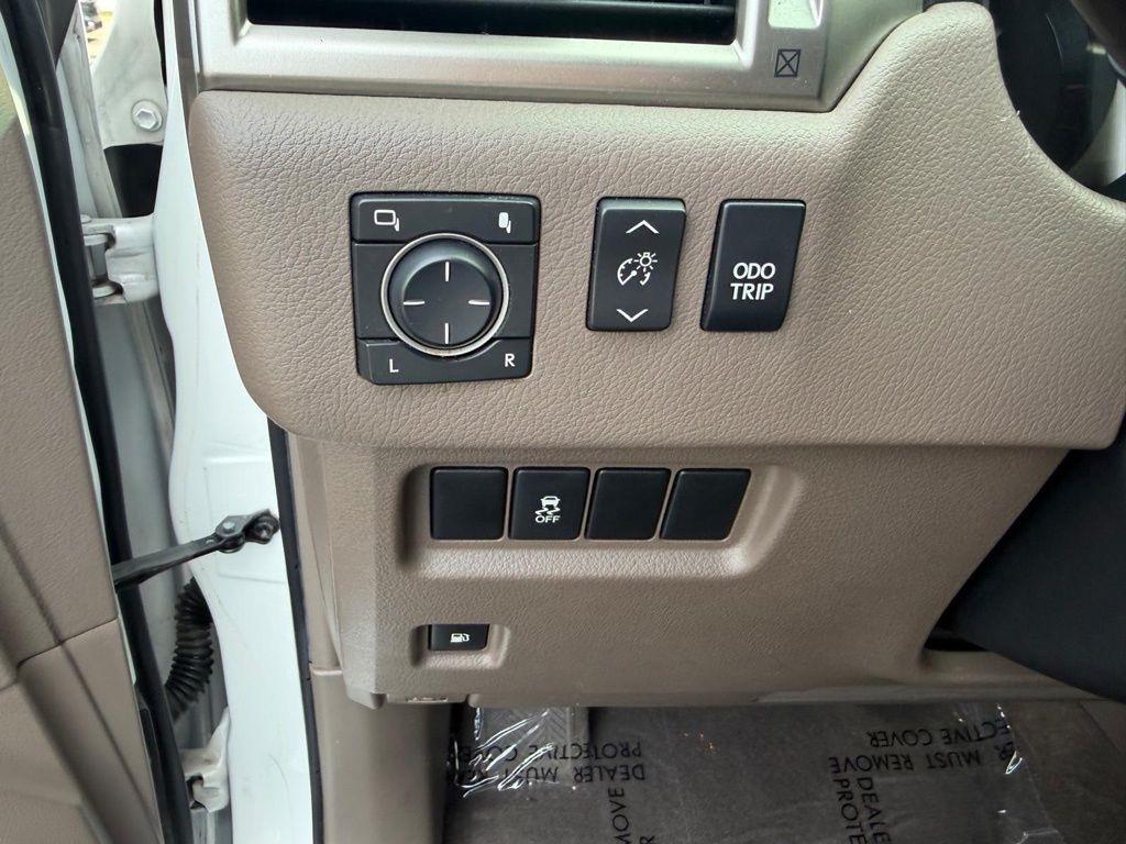 Lexus GX 460 Sport Utility 2011