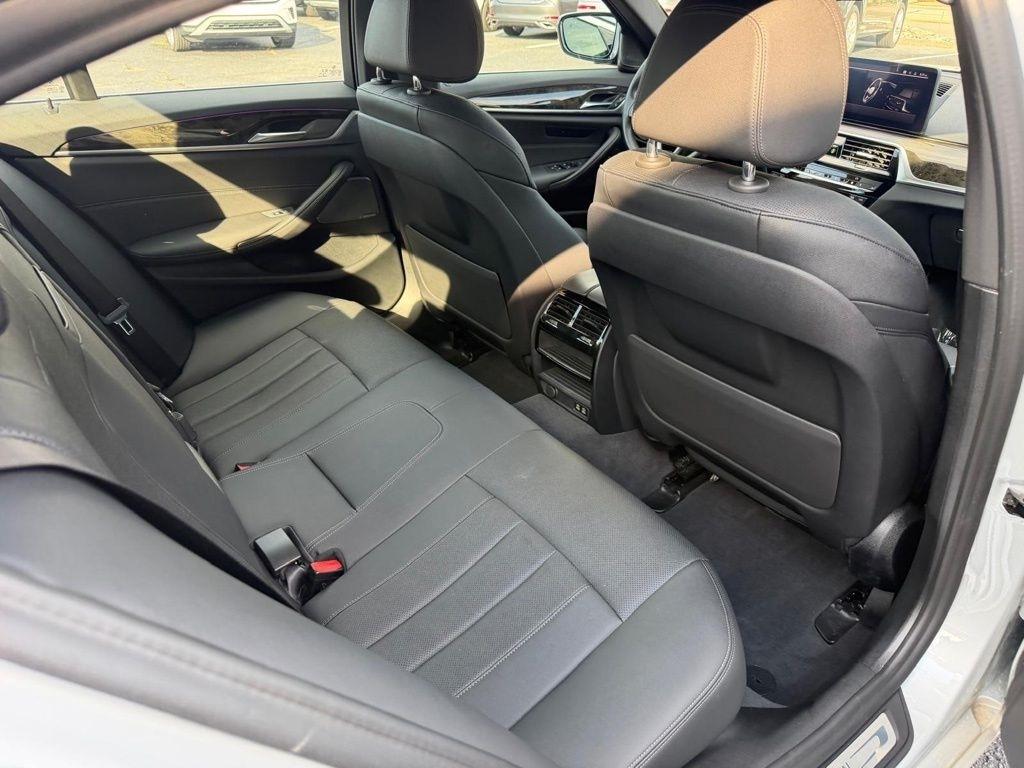 BMW 5-Series 530i xDrive 2021