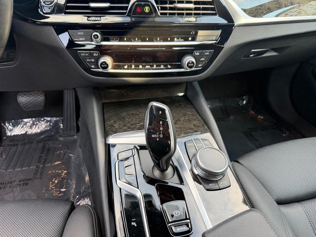 BMW 5-Series 530i xDrive 2021