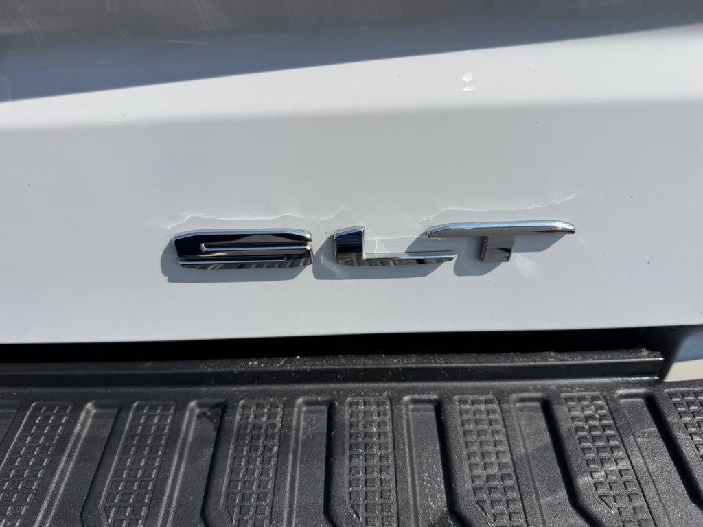 GMC Sierra 1500 SLT Crew Cab 4WD 2025