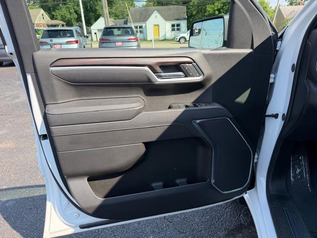 GMC Sierra 1500 SLT Crew Cab 4WD 2025