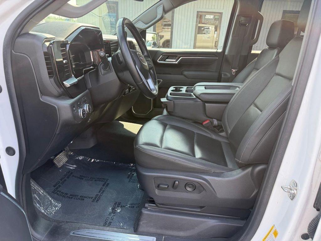 GMC Sierra 1500 SLT Crew Cab 4WD 2025