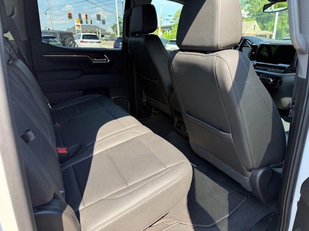 GMC Sierra 1500 SLT Crew Cab 4WD 2025