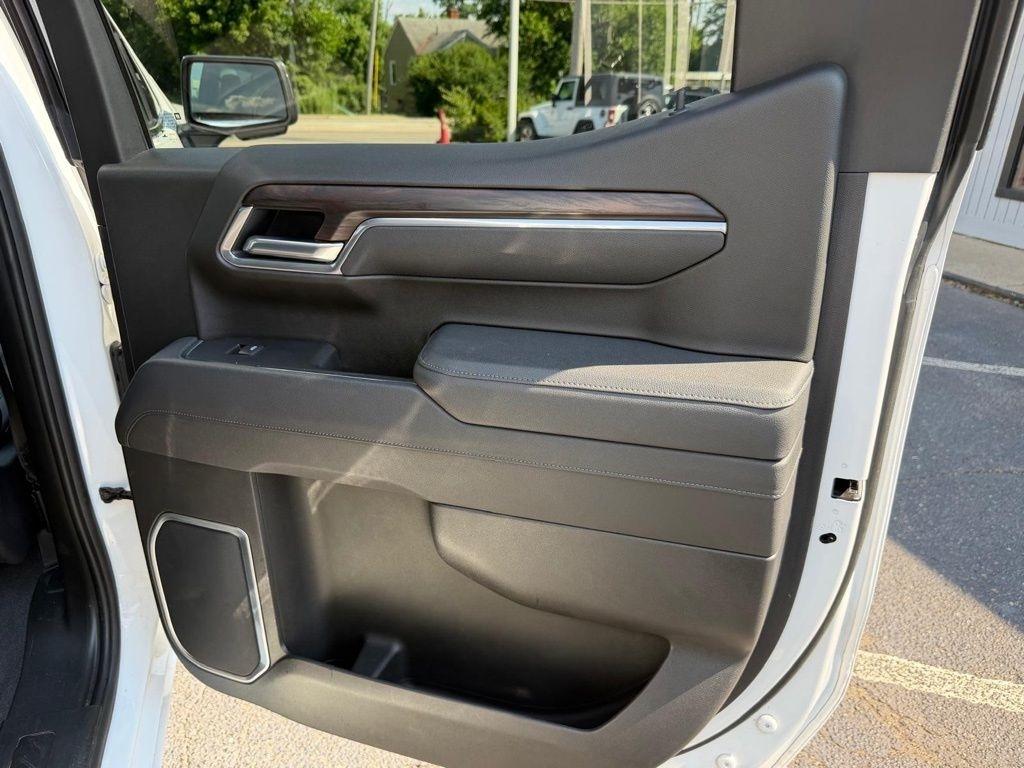 GMC Sierra 1500 SLT Crew Cab 4WD 2025