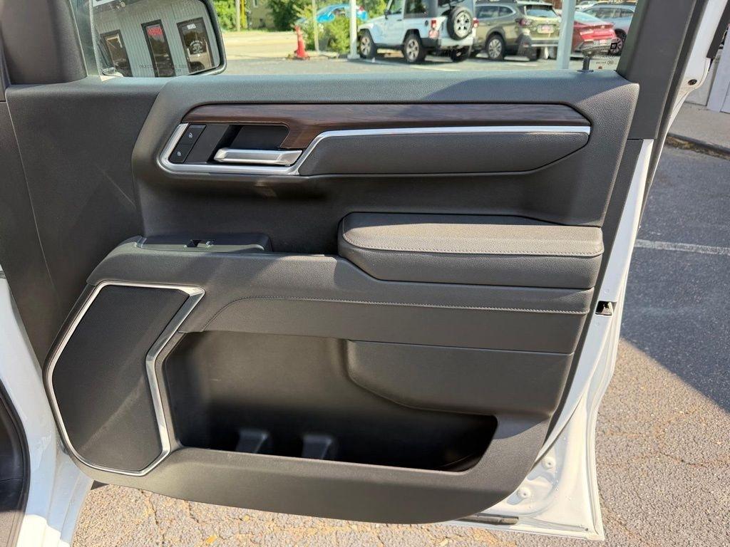 GMC Sierra 1500 SLT Crew Cab 4WD 2025