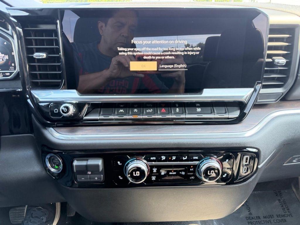 GMC Sierra 1500 SLT Crew Cab 4WD 2025