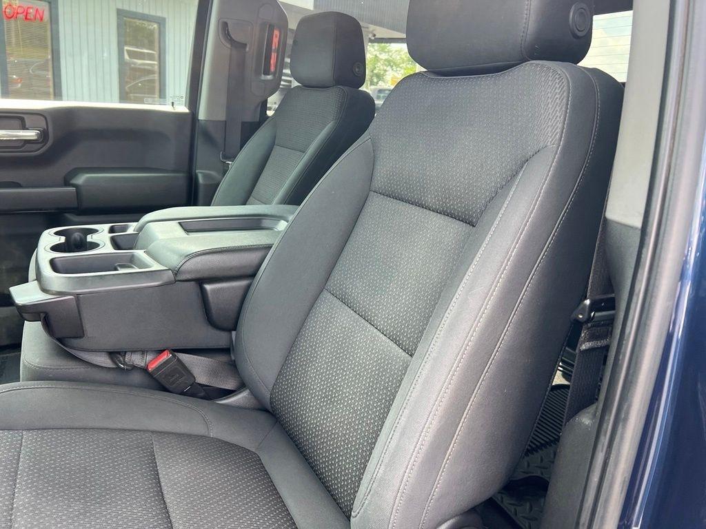 Chevrolet Silverado 1500 Custom Crew Cab Long Box 4WD 2020