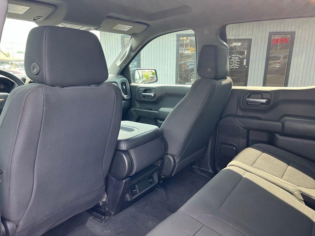 Chevrolet Silverado 1500 Custom Crew Cab Long Box 4WD 2020