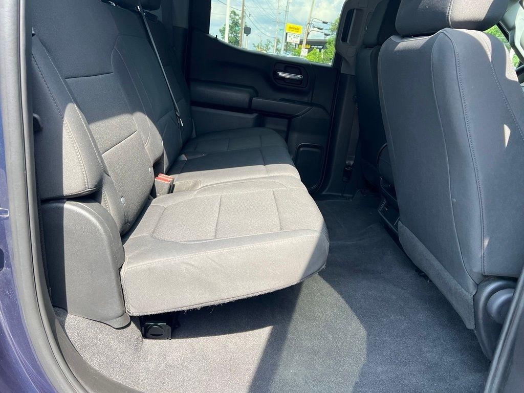 Chevrolet Silverado 1500 Custom Crew Cab Long Box 4WD 2020