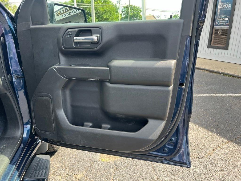 Chevrolet Silverado 1500 Custom Crew Cab Long Box 4WD 2020