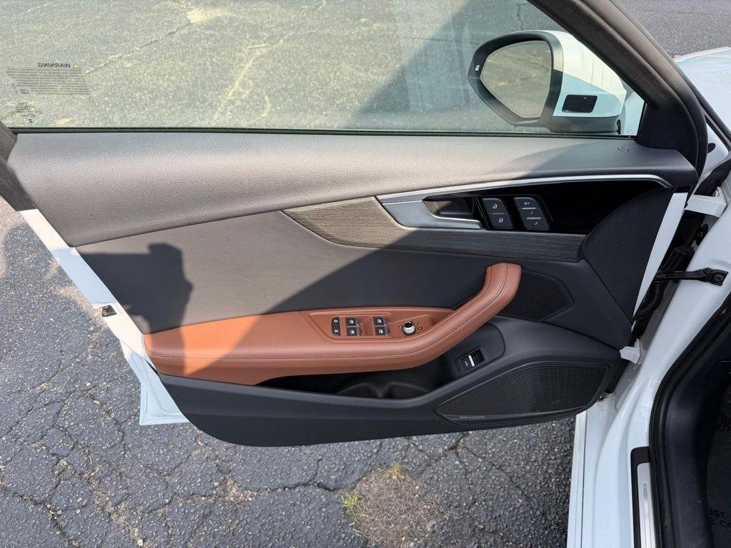 Audi A4 Premium Plus 45 TFSI quattro 2024