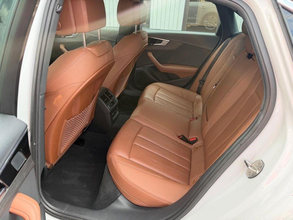 Audi A4 Premium Plus 45 TFSI quattro 2024